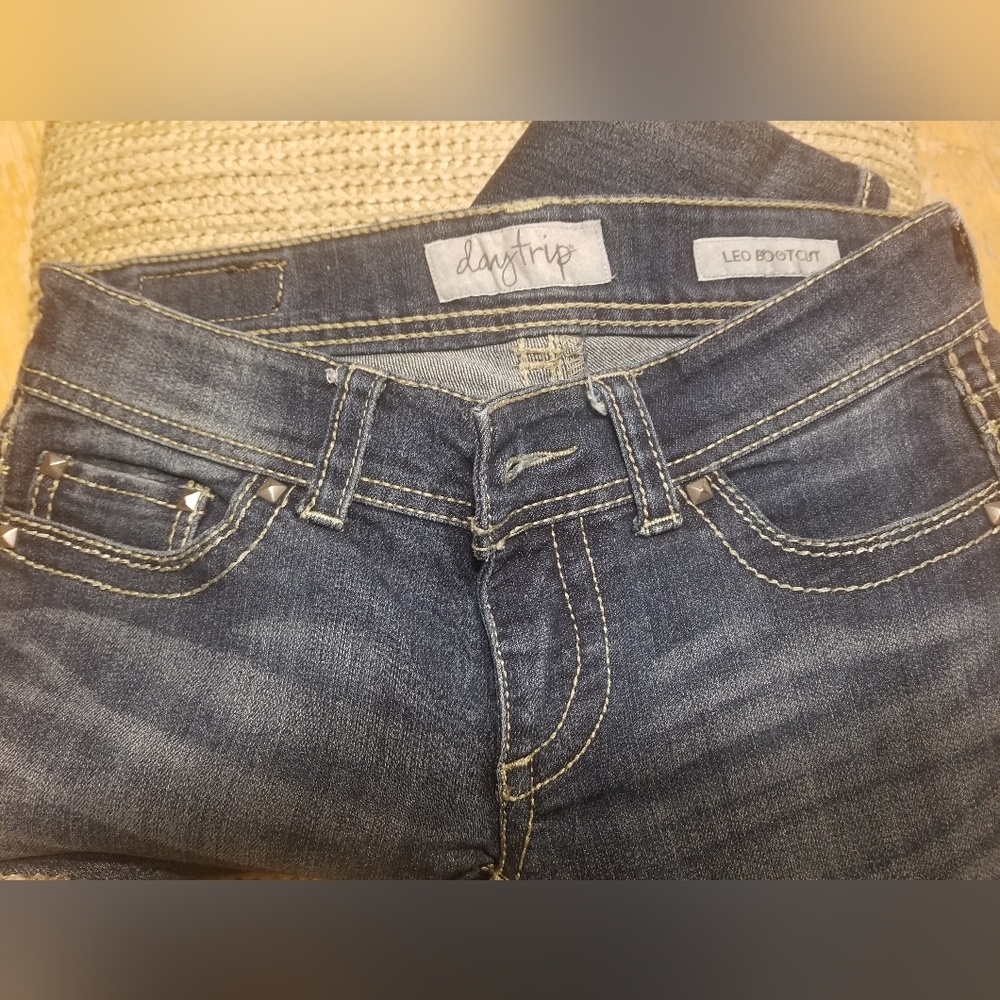 Daytrip Women's Denim Size 26R  Blue Jeans Leo Bootcut Low Rise
